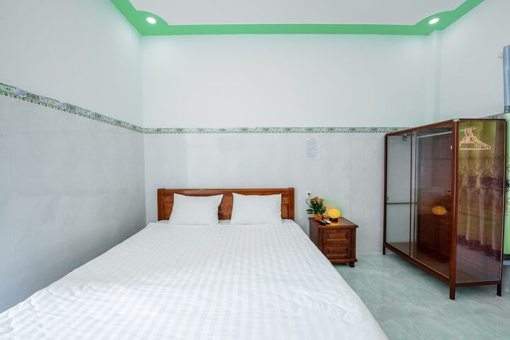 Room 12 of 29