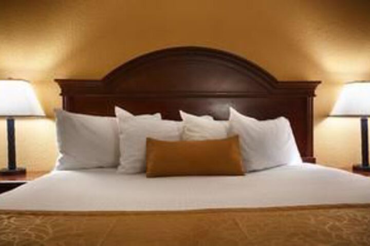 Room 32 of 75
