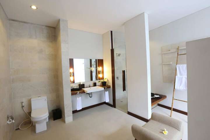 Room 12 of 67