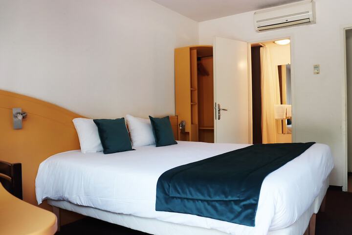 Room 9 of 45