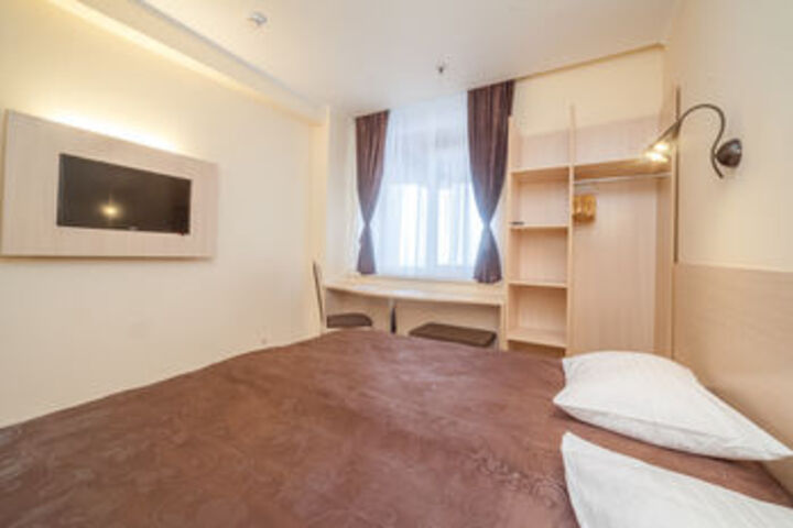 Room 11 of 44