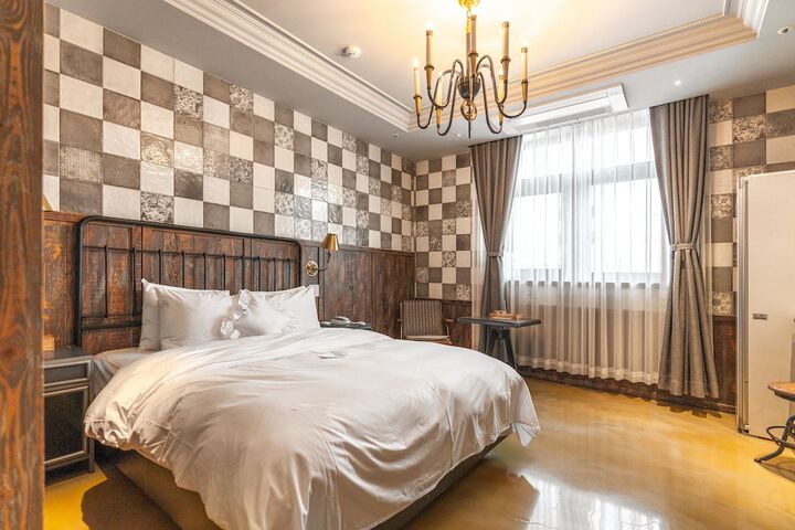 Room 3 of 61