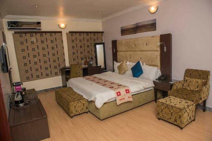 Room 8 of 45