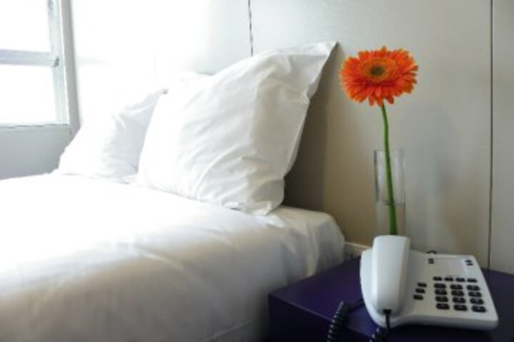 Room 7 of 9