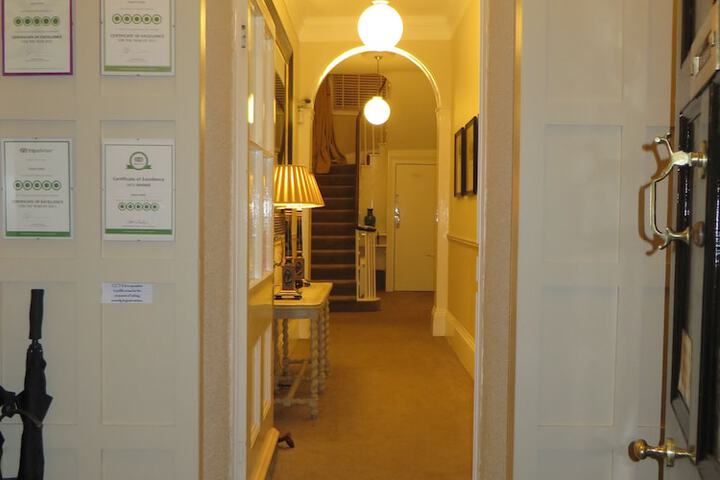 Hotel 2 of 77