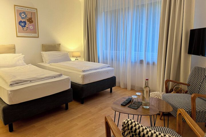 Room 53 of 128