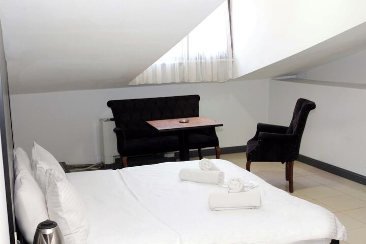 Room 46 of 108