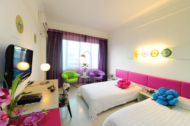 Room 8 of 72