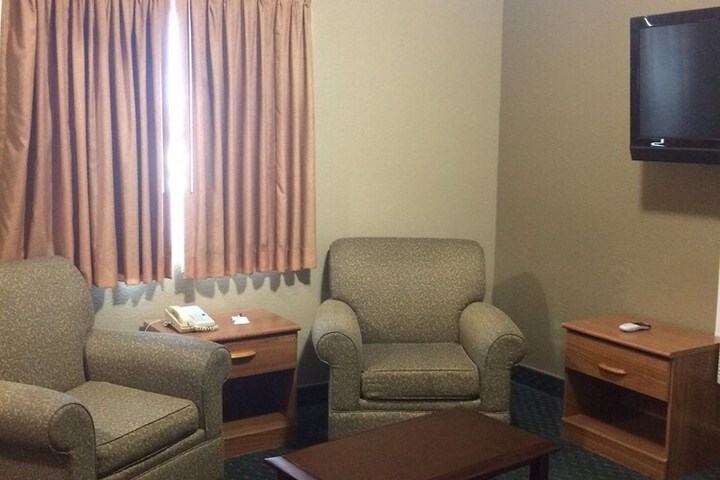 Room 11 of 40
