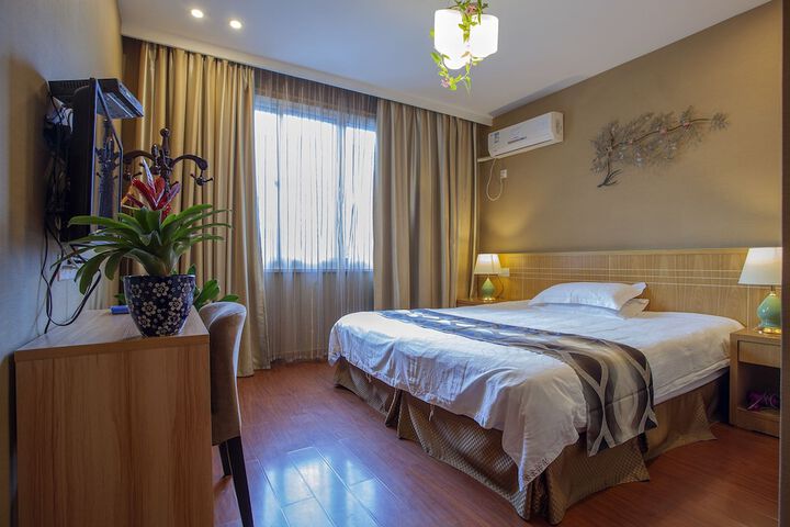 Room 15 of 43