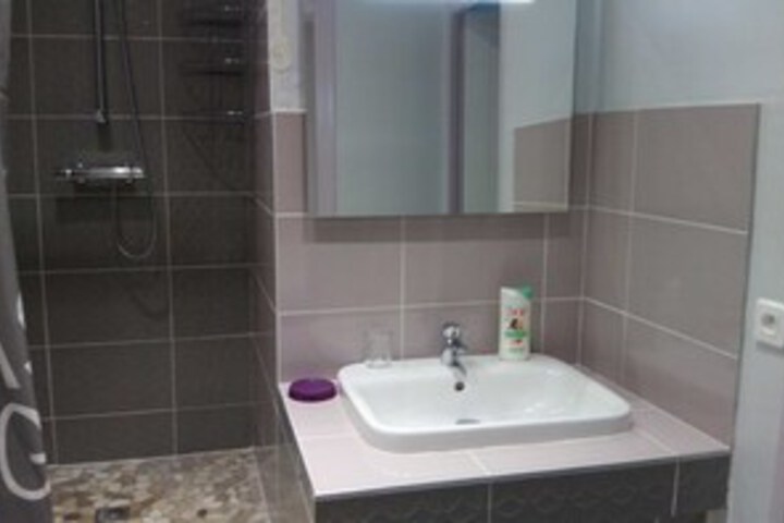 Room 3 of 8