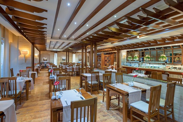 Dining 96 of 164