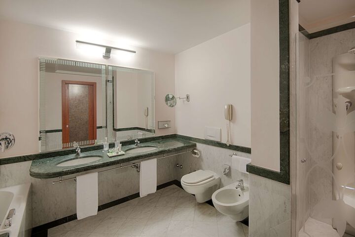 Room 54 of 105
