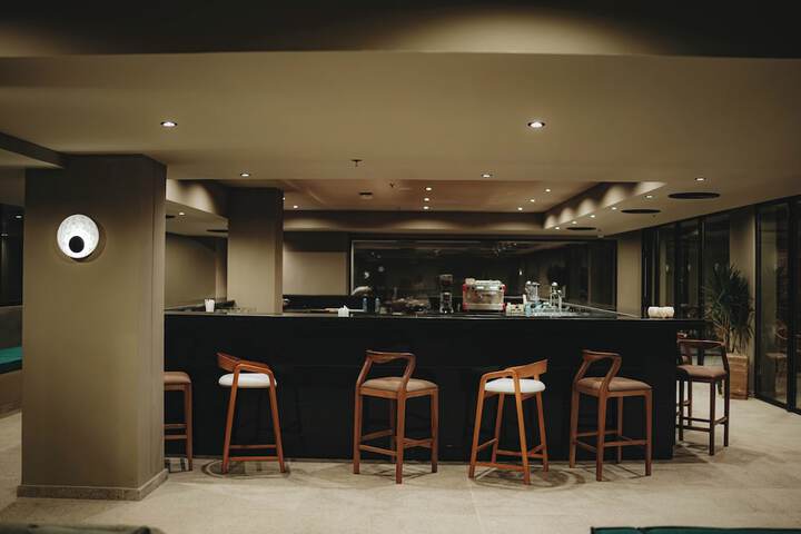 Lounge 108 of 150