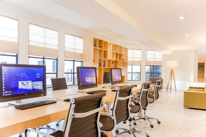 Business Center 44 of 53