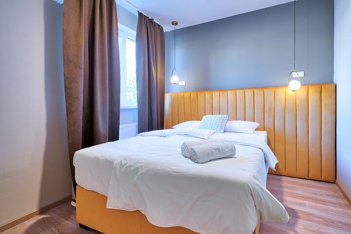 Room 6 of 27