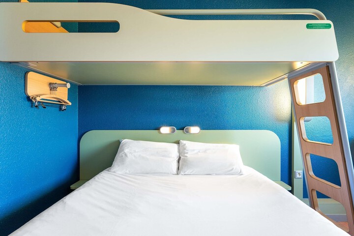 Room 2 of 34
