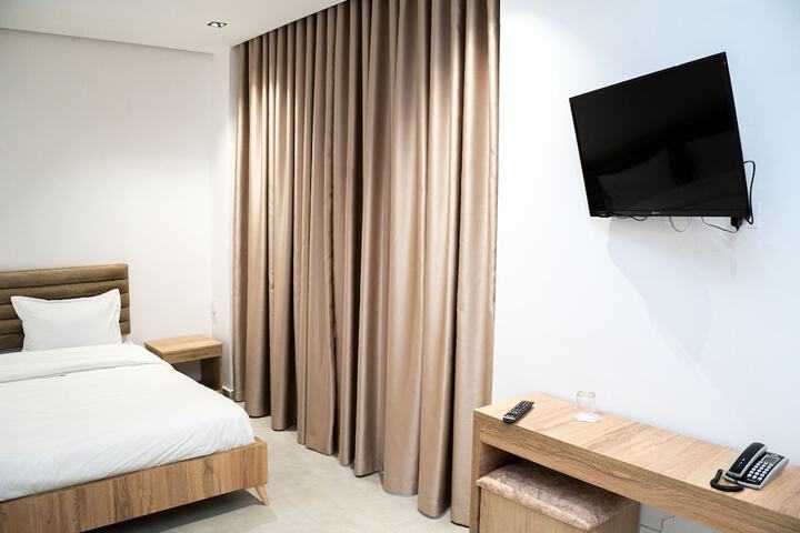 Room 11 of 46
