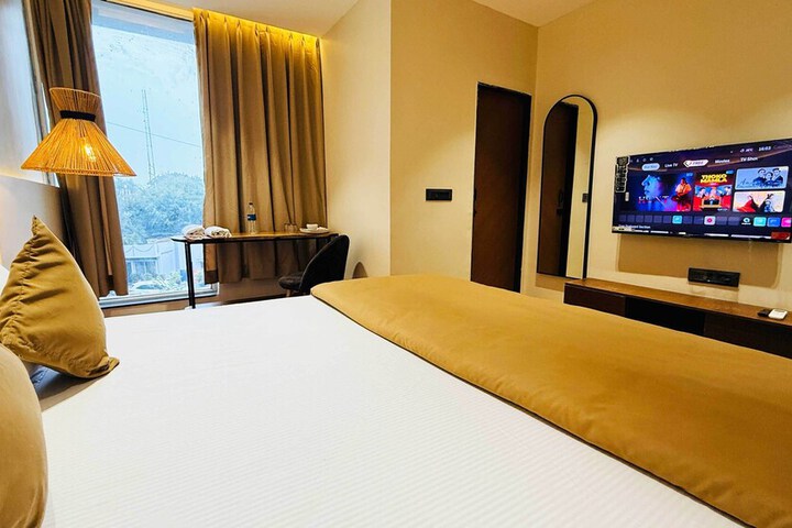 Room 70 of 104
