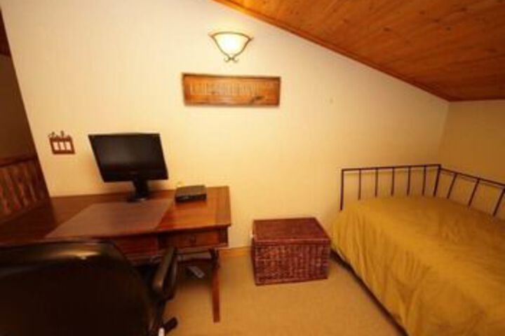 Room 30 of 65