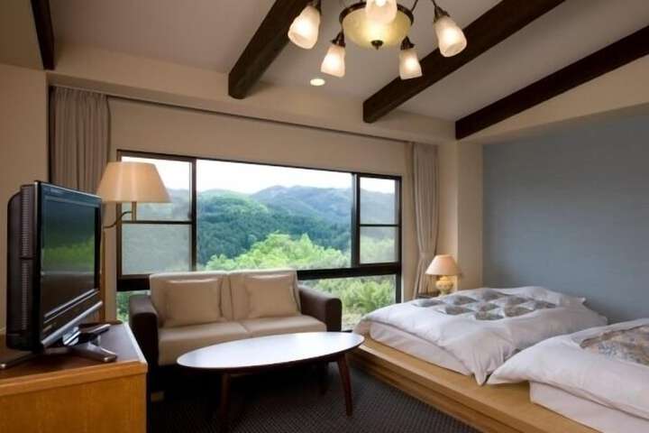 Room 3 of 34