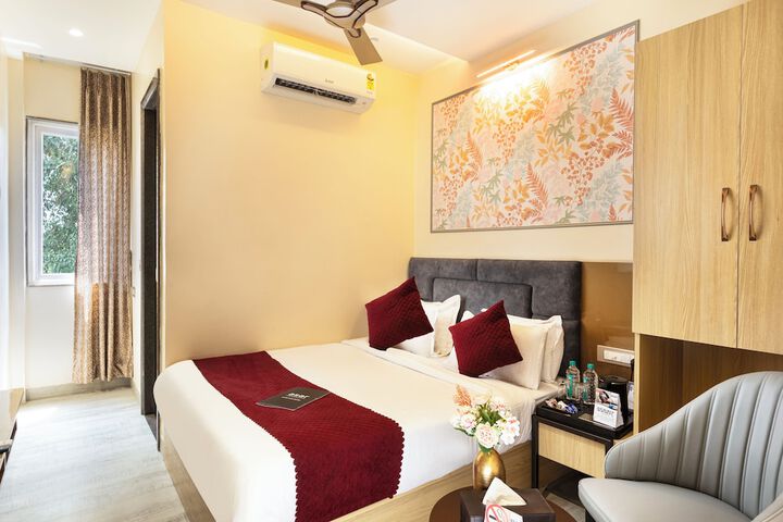 Room 8 of 42