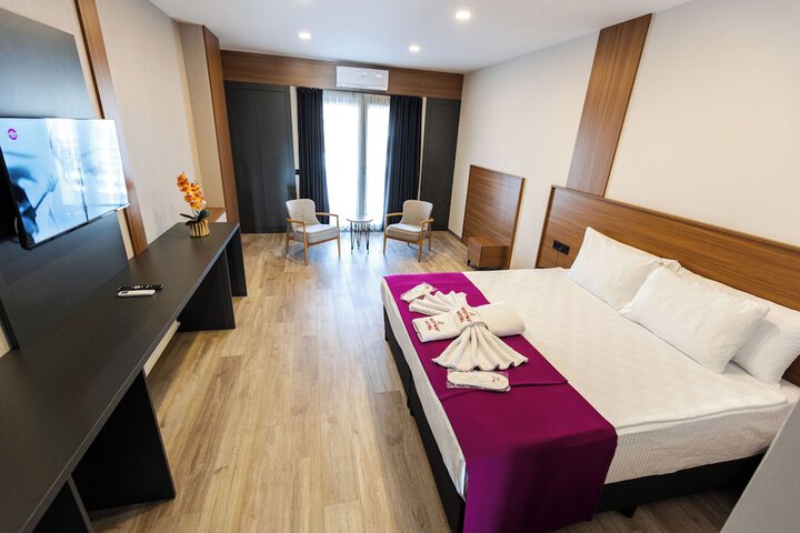 Room 4 of 24