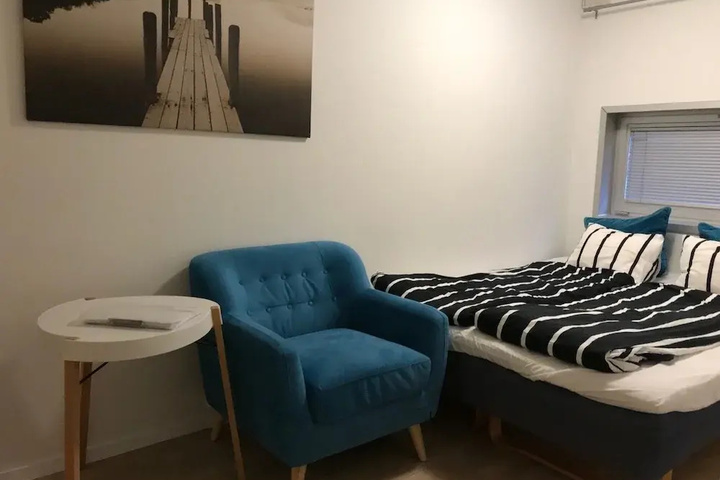 Room 6 of 11