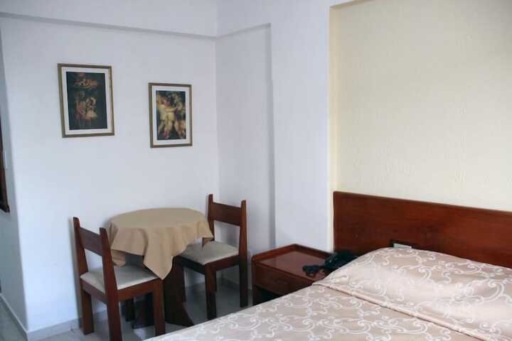 Room 6 of 14