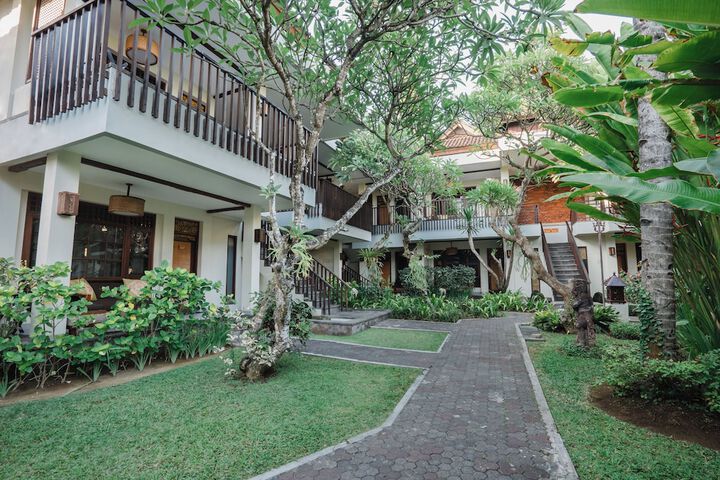 Hotel Exterior 119 of 123