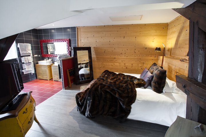 Room 15 of 43