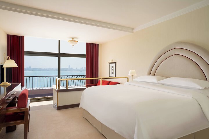 Room 43 of 220