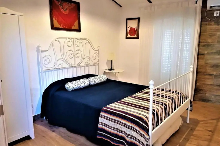 Room 2 of 13