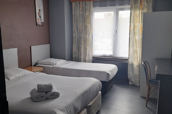 Room 28 of 39
