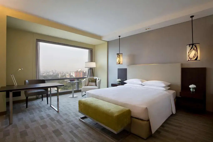 Room 2 of 7