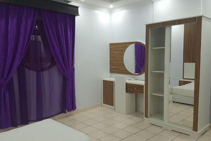 Room 6 of 165