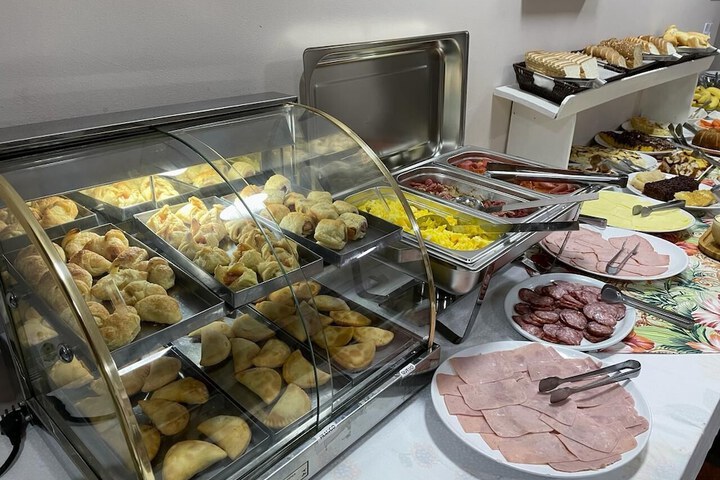 Breakfast/Coffee Service 172 of 206