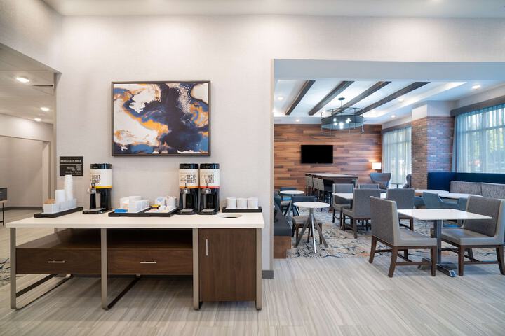 Breakfast area