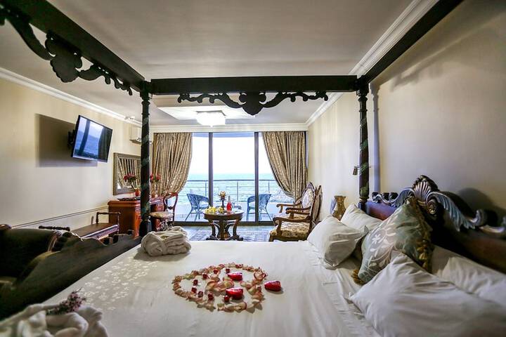 Room 52 of 148