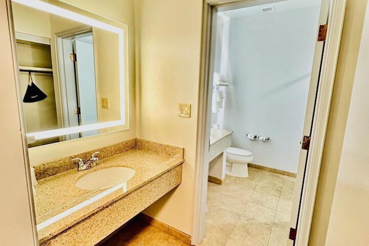 Room 16 of 29