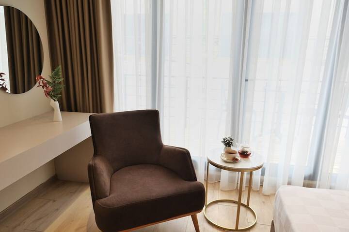 Room 100 of 137