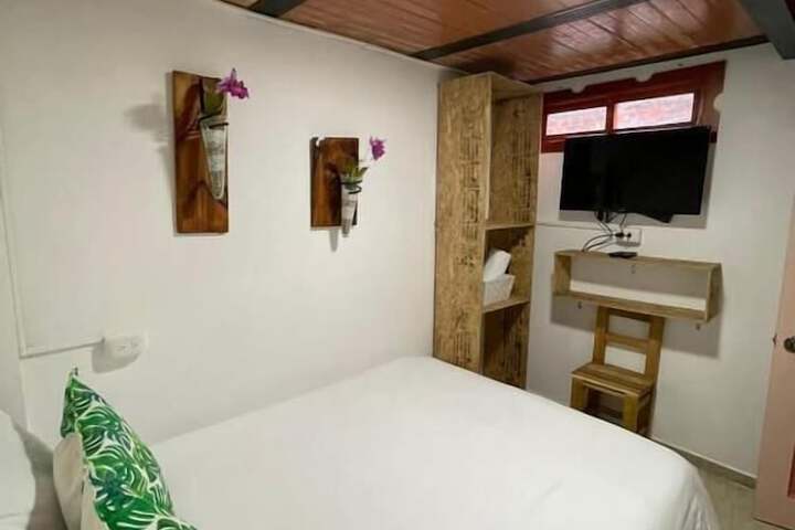 Room 21 of 36