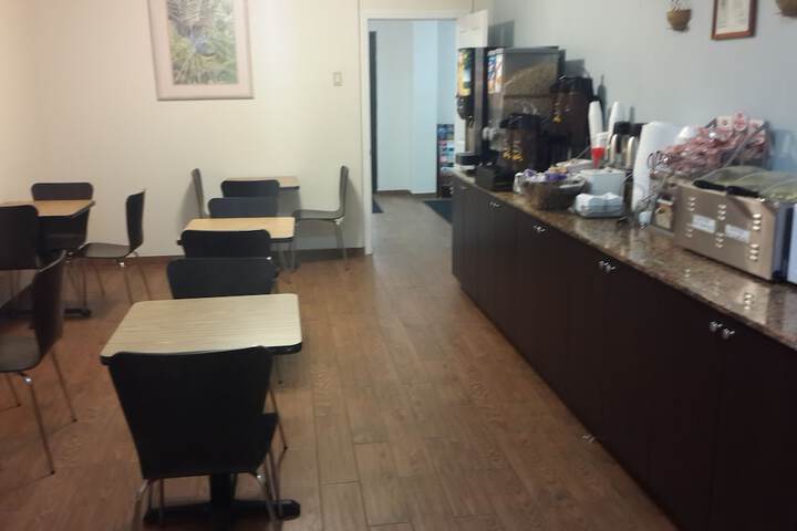 Breakfast area