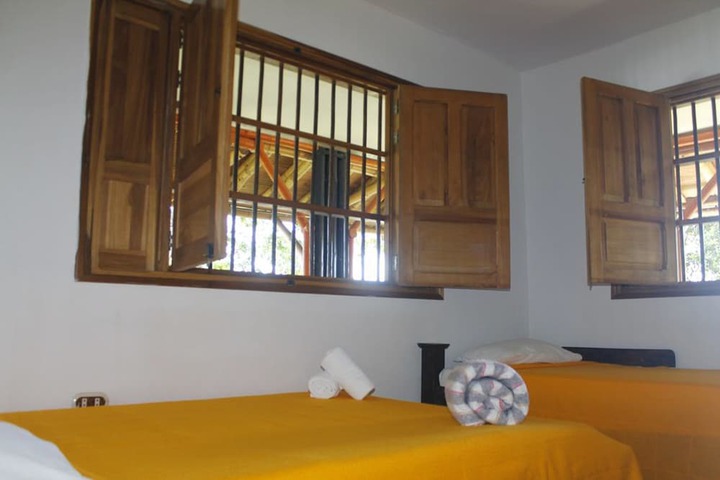 Room 9 of 25