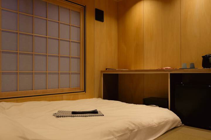 Room 16 of 146