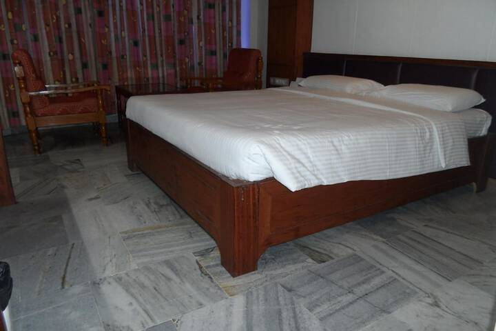 Room 37 of 66