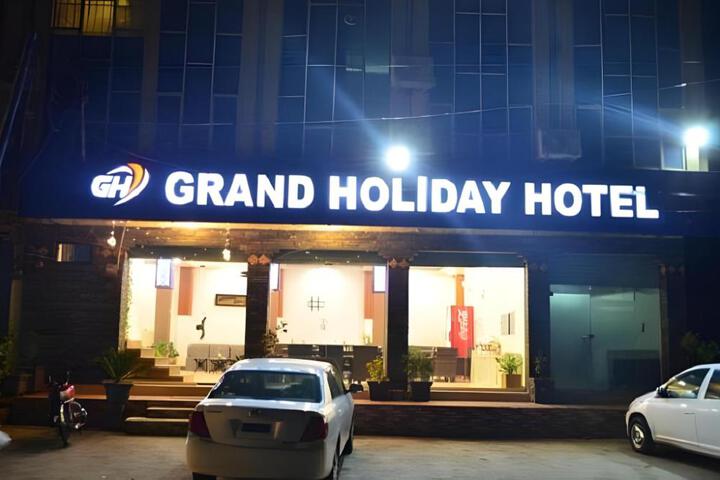 Grand Holiday Hotel
