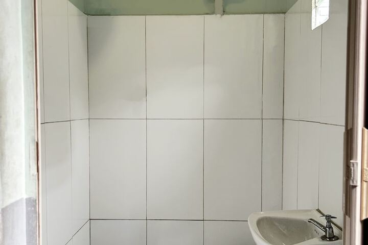 Room 5 of 6