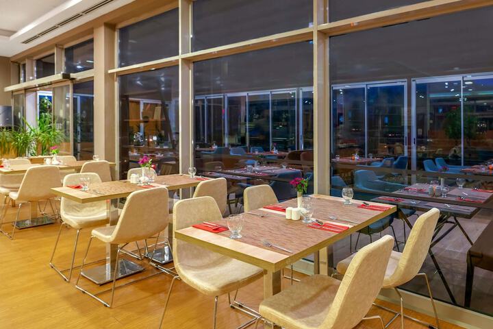 Dining Photos