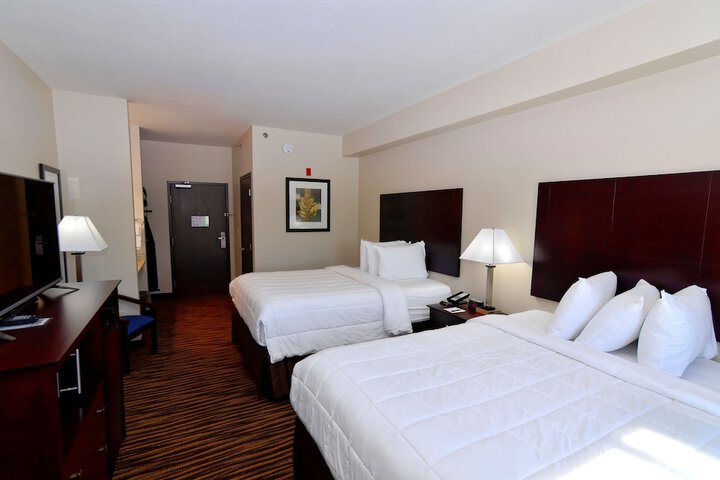 Guest Room 2 Queen Beds (3 of 8)